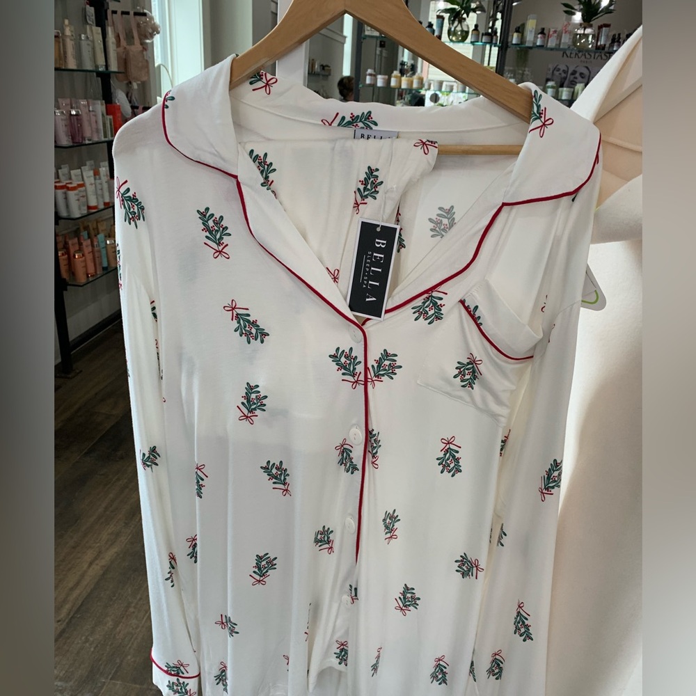 Bella Sleep holiday 100% bamboo holiday long sleeve pajama set.